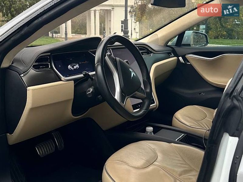 Лифтбек Tesla Model S 2013 в Одессе