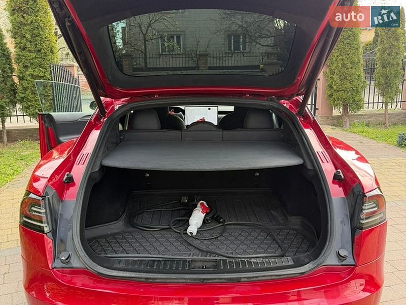 Лифтбек Tesla Model S 2022 в Стрые