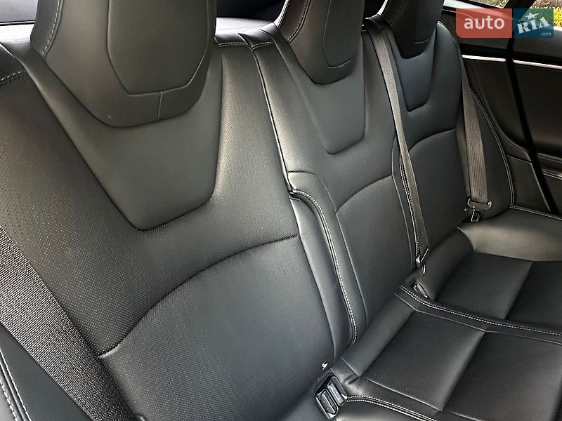 Ліфтбек Tesla Model S 2018 в Києві