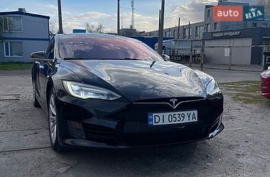 Ліфтбек Tesla Model S 2017 в Києві