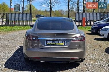 Лифтбек Tesla Model S 2015 в Львове