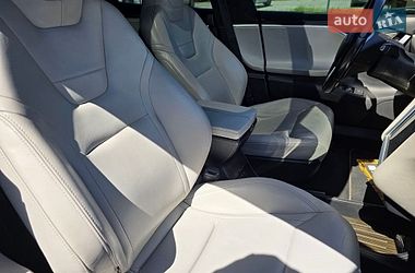 Лифтбек Tesla Model S 2015 в Львове