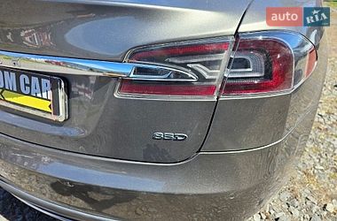 Лифтбек Tesla Model S 2015 в Львове