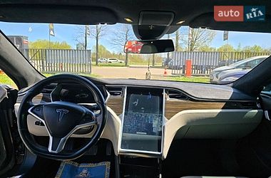 Лифтбек Tesla Model S 2015 в Львове