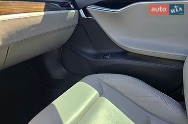 Лифтбек Tesla Model S 2015 в Львове