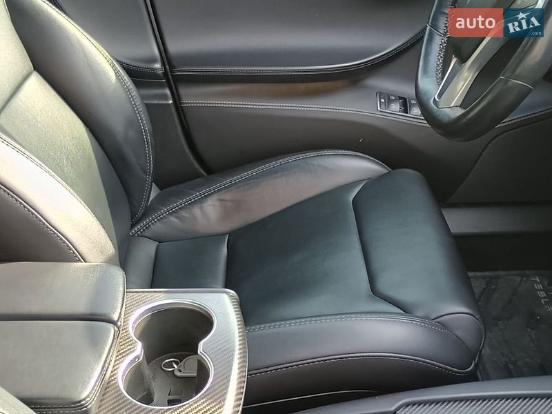 Лифтбек Tesla Model S 2018 в Днепре