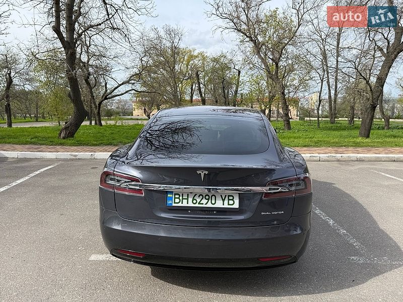 Лифтбек Tesla Model S 2020 в Одессе