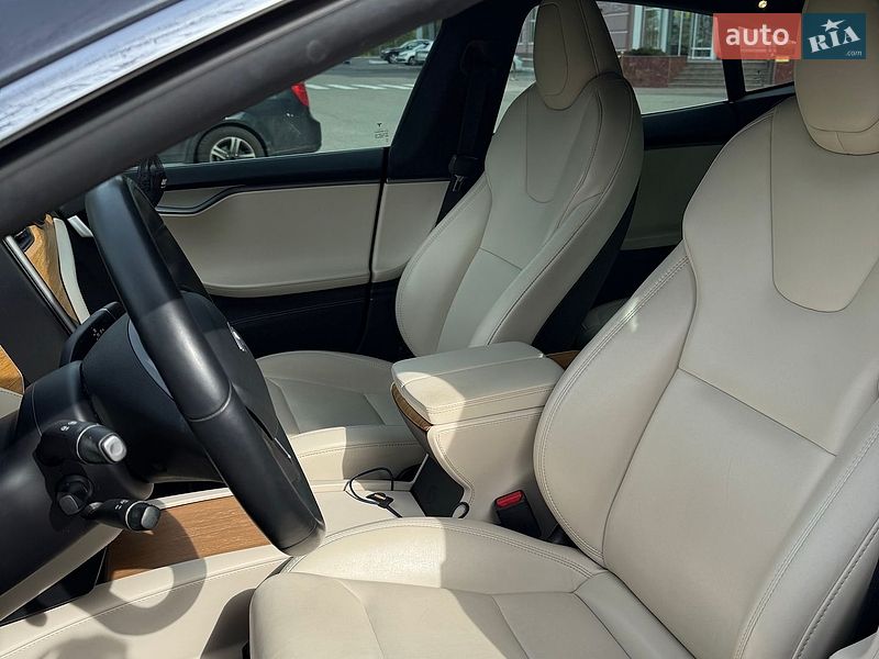 Лифтбек Tesla Model S 2020 в Одессе