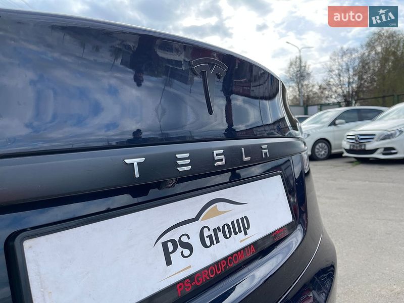 Ліфтбек Tesla Model S 2014 в Луцьку