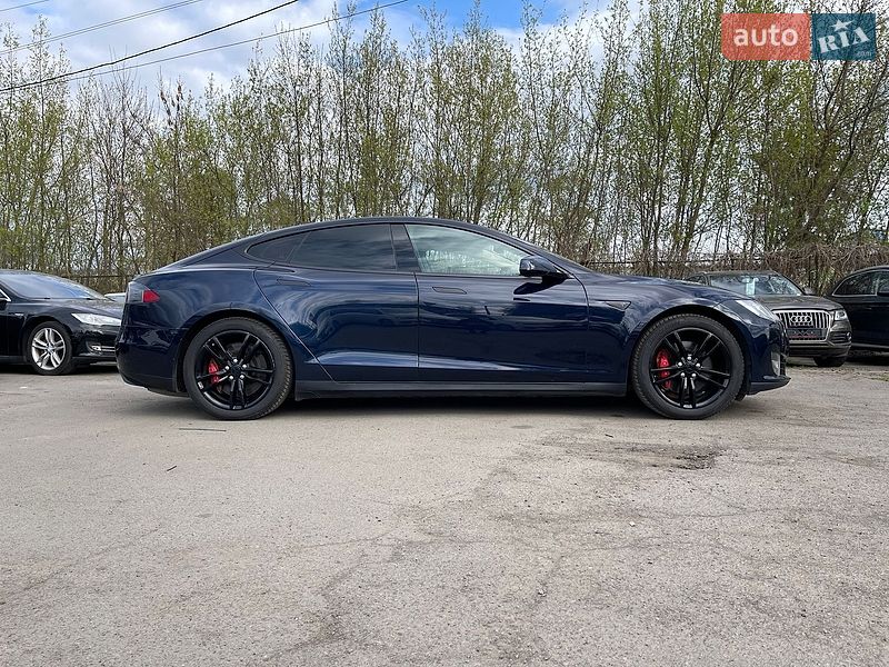 Ліфтбек Tesla Model S 2014 в Луцьку