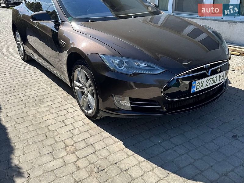 Ліфтбек Tesla Model S 2013 в Дунаївцях