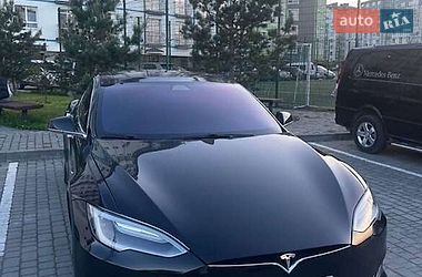 Лифтбек Tesla Model S 2016 в Черновцах