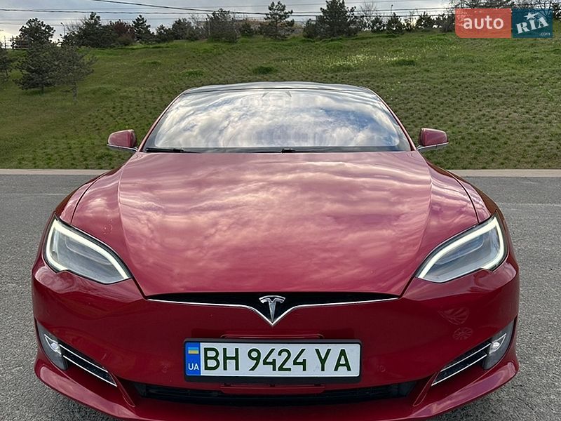 Лифтбек Tesla Model S 2020 в Черноморске