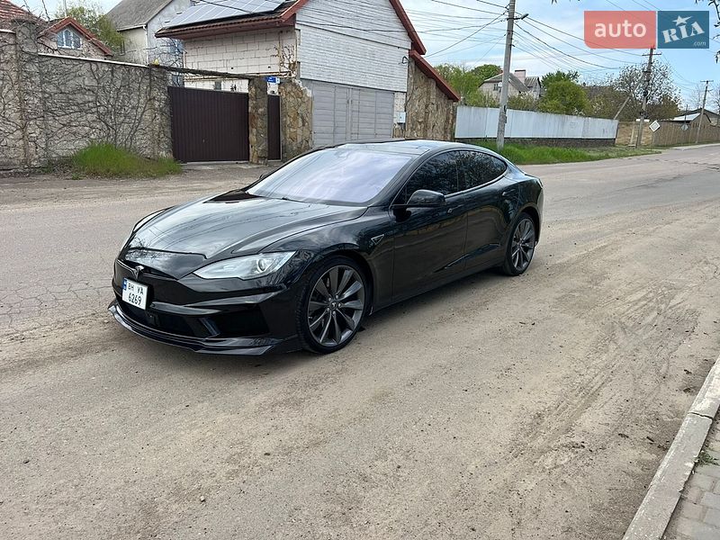Ліфтбек Tesla Model S 2016 в Одесі