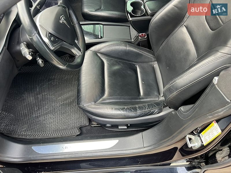 Ліфтбек Tesla Model S 2016 в Одесі