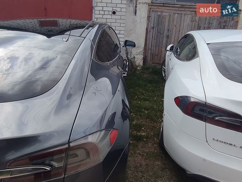 Ліфтбек Tesla Model S 2014 в Житомирі