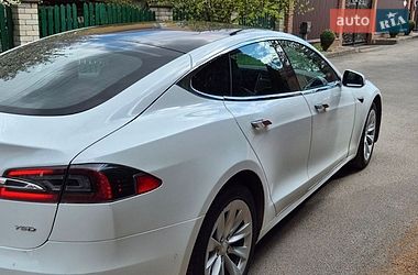 Лифтбек Tesla Model S 2017 в Хмельницком