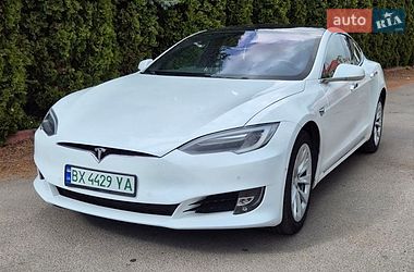 Лифтбек Tesla Model S 2017 в Хмельницком