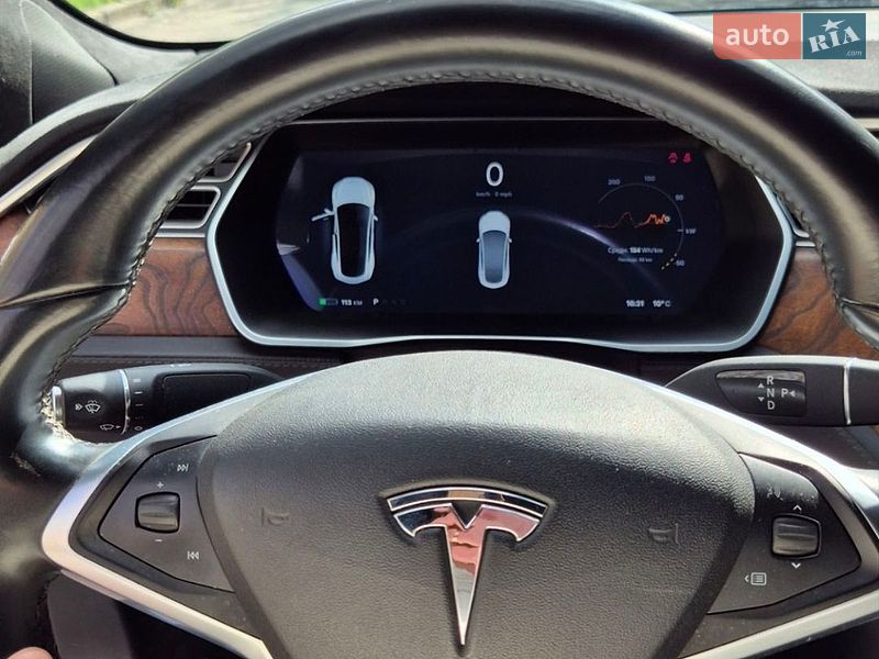Лифтбек Tesla Model S 2017 в Хмельницком