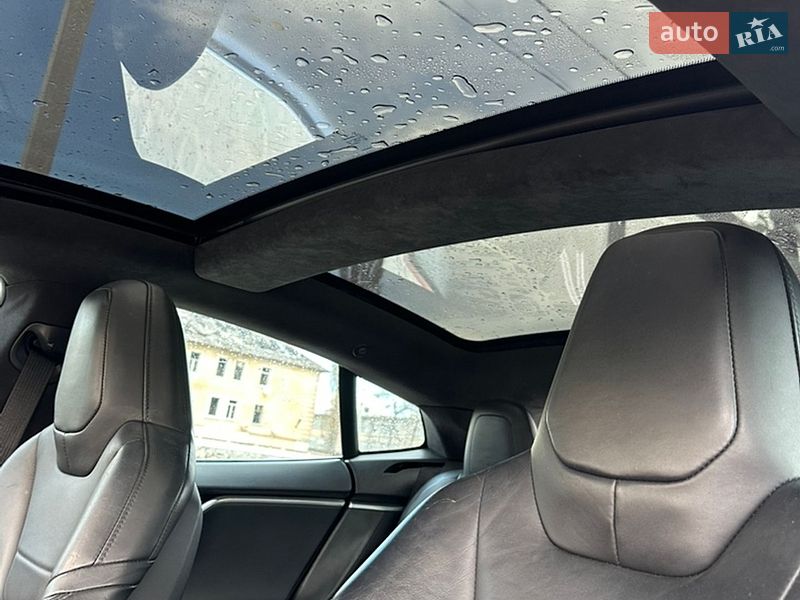 Ліфтбек Tesla Model S 2015 в Житомирі