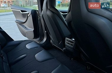 Лифтбек Tesla Model S 2016 в Буче
