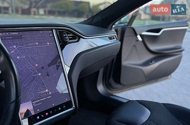 Лифтбек Tesla Model S 2016 в Буче