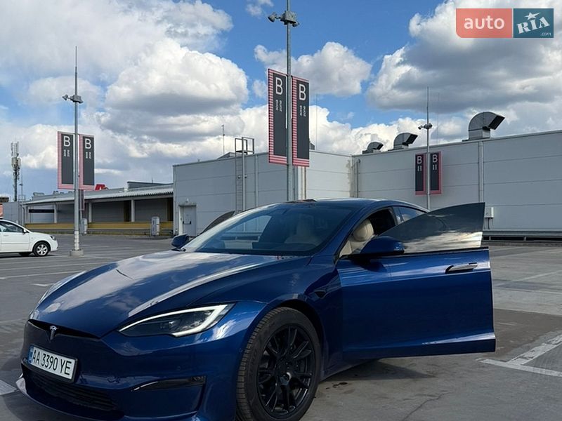Лифтбек Tesla Model S 2022 в Киеве