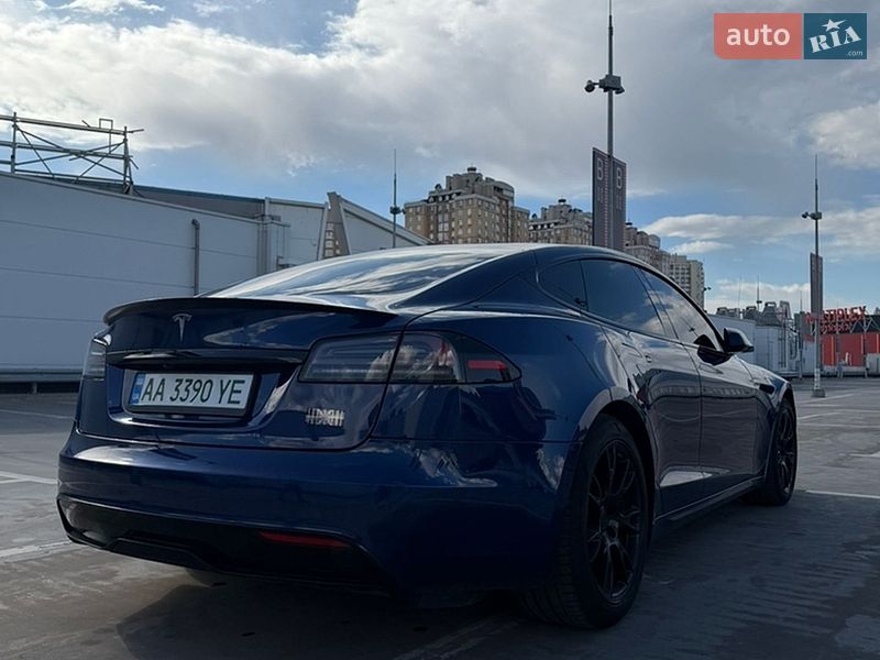 Лифтбек Tesla Model S 2022 в Киеве