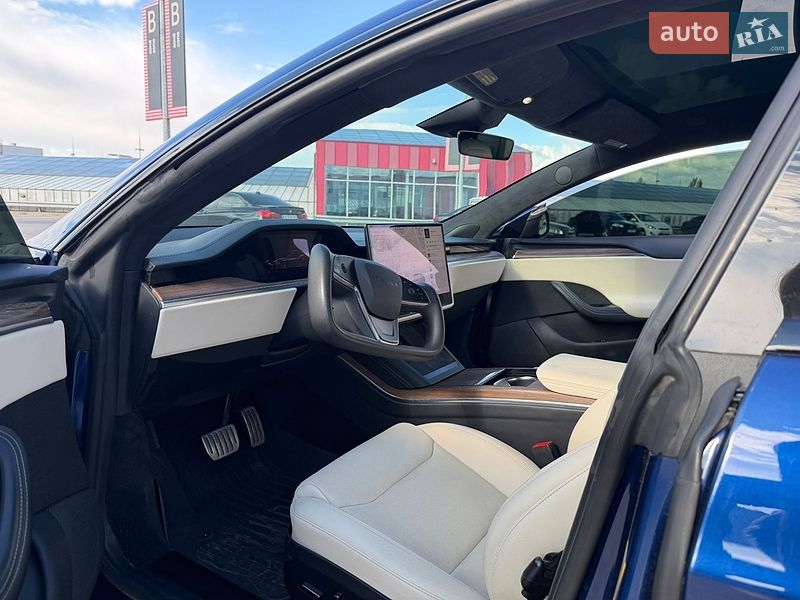Лифтбек Tesla Model S 2022 в Киеве