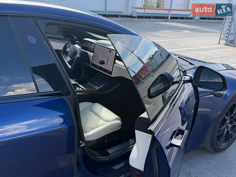 Лифтбек Tesla Model S 2022 в Киеве