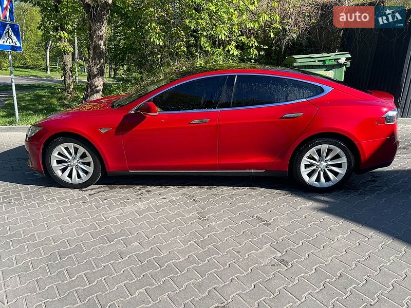 Лифтбек Tesla Model S 2016 в Львове фото 3 Лифтбек Tesla Model S 2016 в Львове