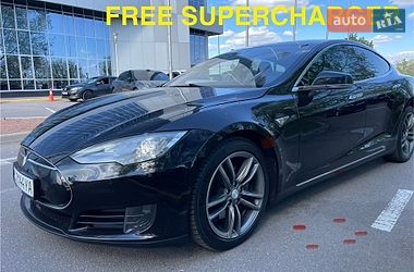 Лифтбек Tesla Model S 2015 в Киеве
