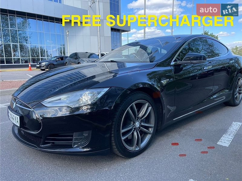 Tesla Model S 2015