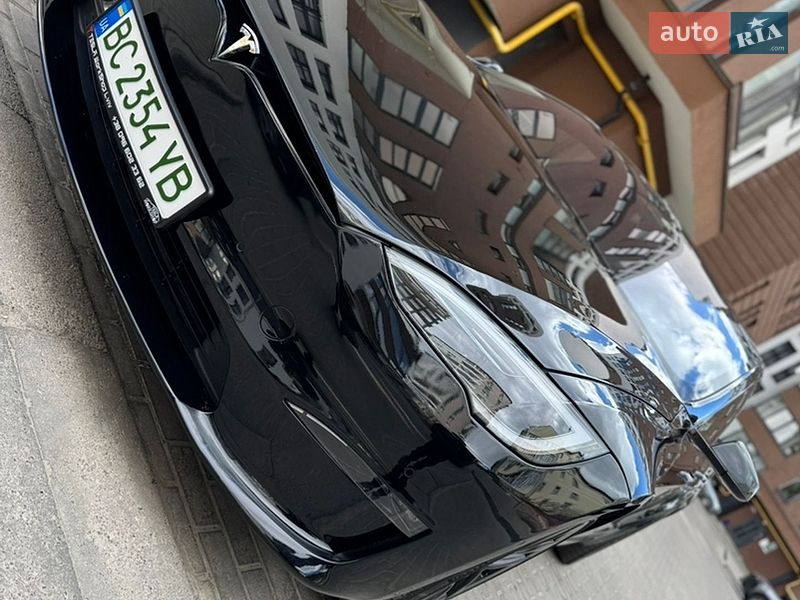 Ліфтбек Tesla Model S 2022 в Львові