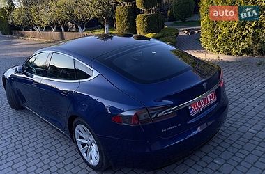 Лифтбек Tesla Model S 2017 в Львове