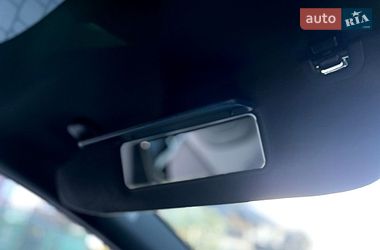 Лифтбек Tesla Model S 2017 в Львове