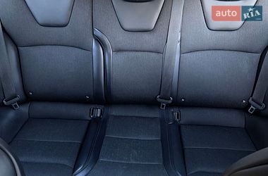 Лифтбек Tesla Model S 2017 в Львове
