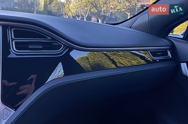 Лифтбек Tesla Model S 2017 в Львове