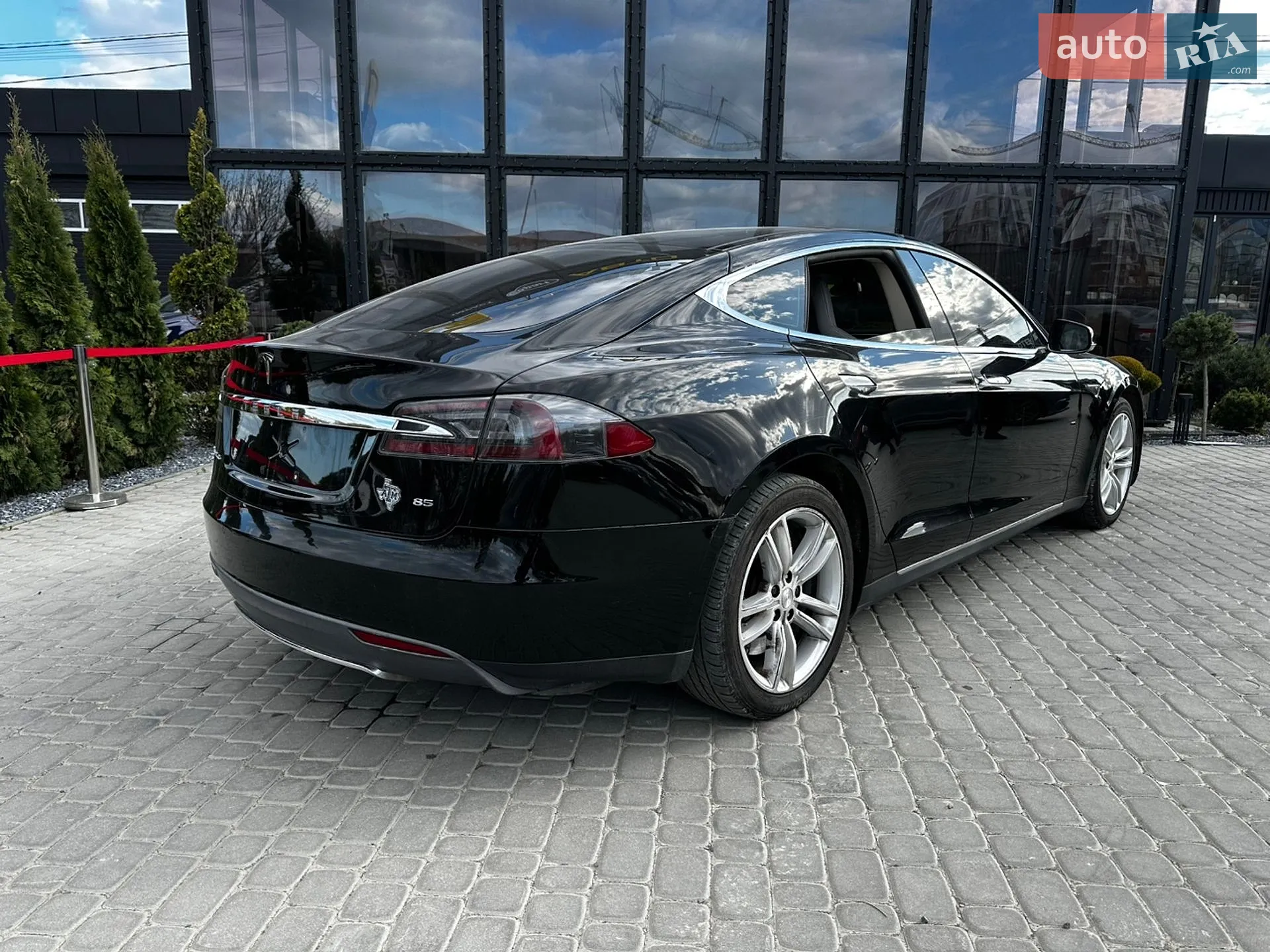2014 Tesla Model S - мініатюра 5