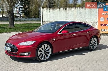 Ліфтбек Tesla Model S 2014 в Волочиську