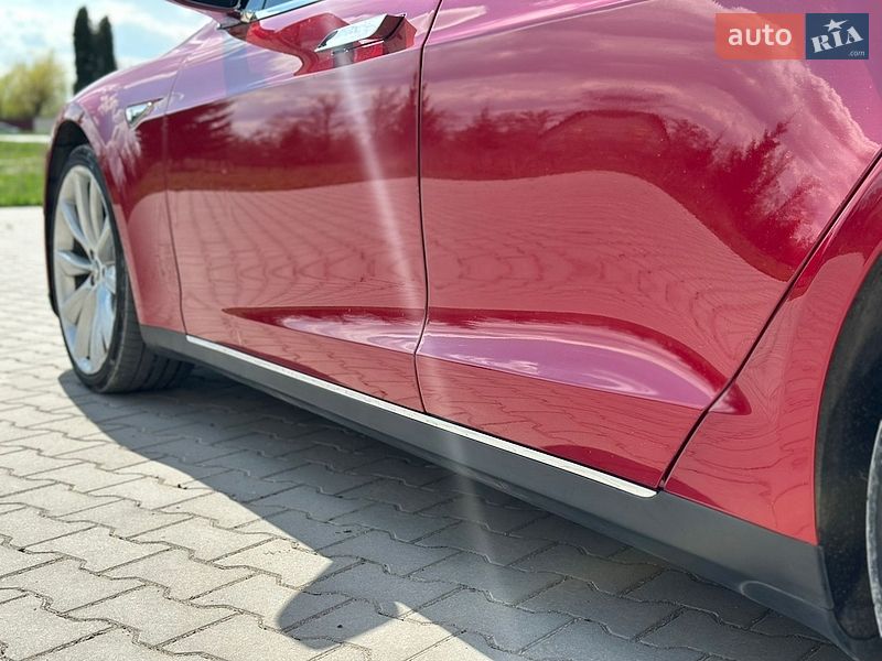 Ліфтбек Tesla Model S 2014 в Волочиську