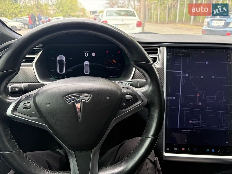Лифтбек Tesla Model S 2018 в Днепре