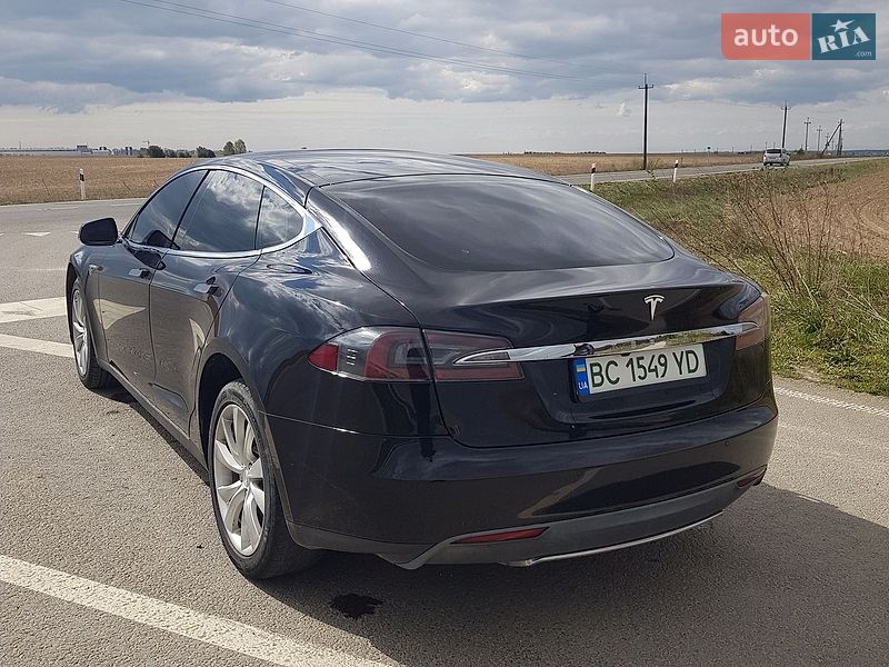 Ліфтбек Tesla Model S 2015 в Городку фото 9 Ліфтбек Tesla Model S 2015 в Городку
