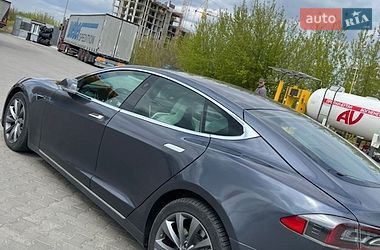 Лифтбек Tesla Model S 2017 в Луцке