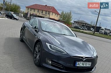 Лифтбек Tesla Model S 2017 в Луцке