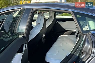 Лифтбек Tesla Model S 2017 в Луцке