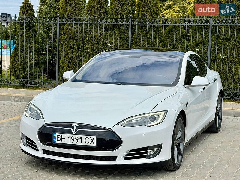 Лифтбек Tesla Model S 2014 в Одессе