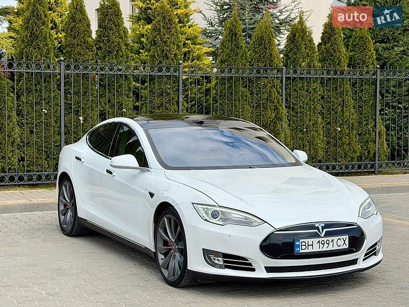 Лифтбек Tesla Model S 2014 в Одессе