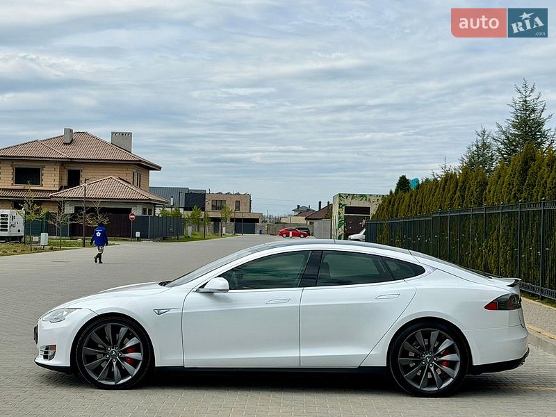 Лифтбек Tesla Model S 2014 в Одессе