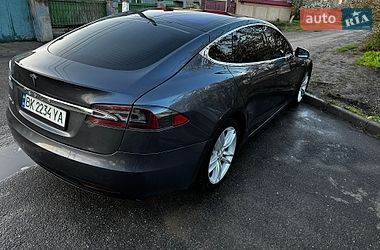Лифтбек Tesla Model S 2017 в Одессе